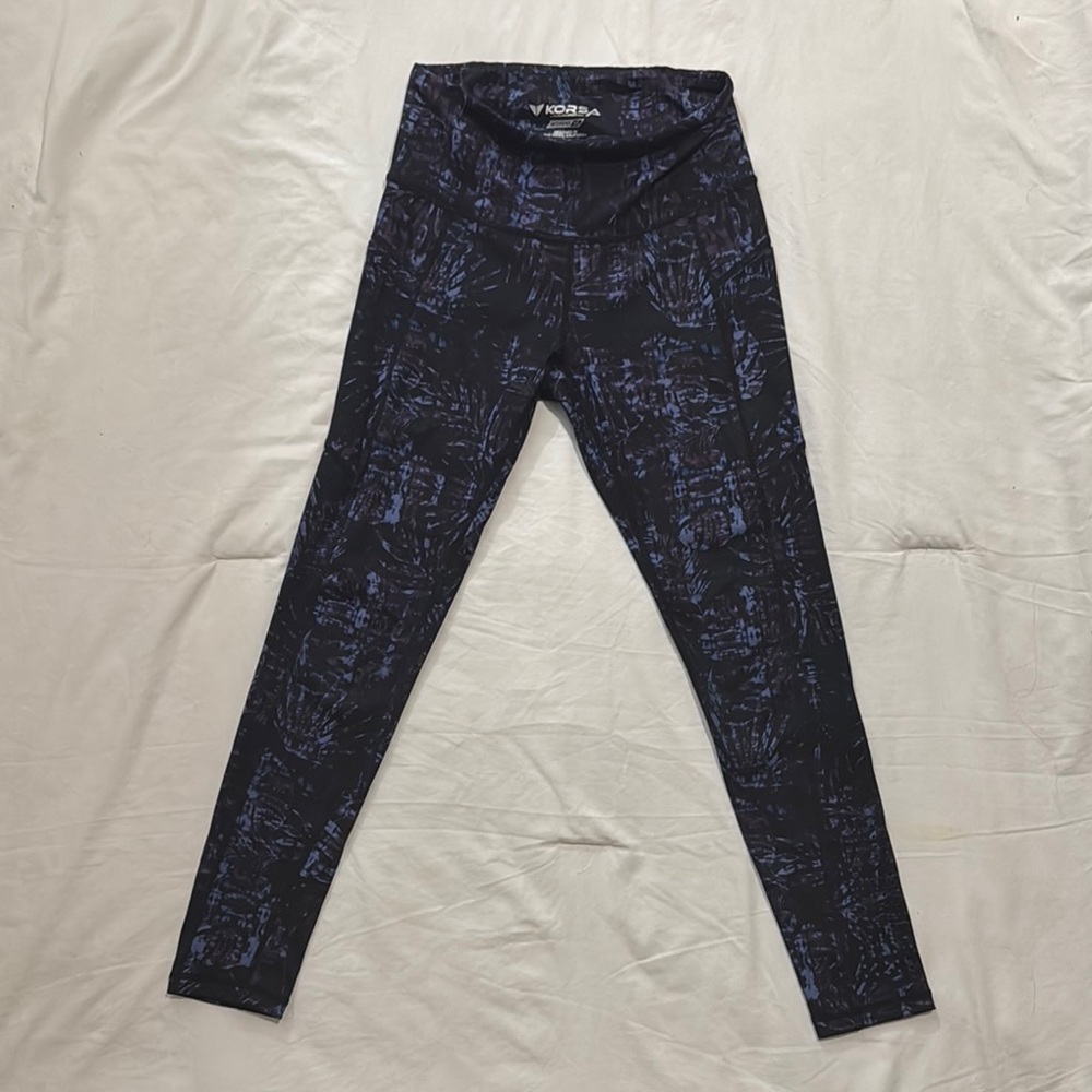 Black and Blue Patterned Leggings